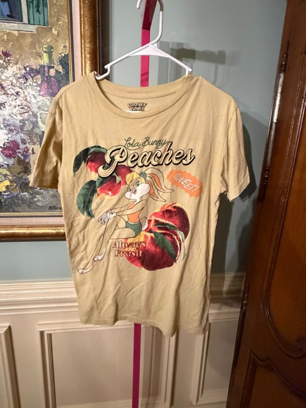 Looney Tunes Lola Bunny Peaches T-Shirt Size M